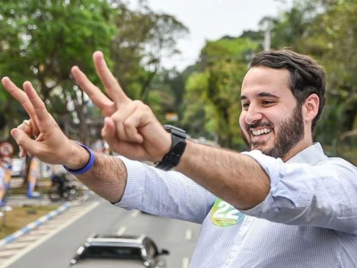 Lucas Sanches (PL) Prefeito eleito com 361.971 votos pelo povo Guarulhense