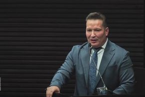 "Vou falar de foguete": vereador ironiza debates na Câmara de Guarulhos