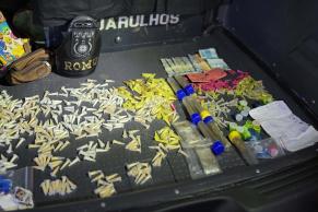 Homem é preso com quase 700 porções de cocaína e maconha em mata do Jardim da Mamãe