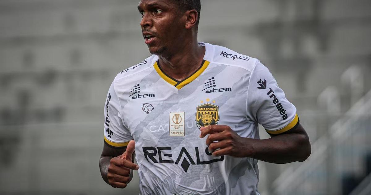 Jô, ex-Corinthians, é preso no aeroporto de Guarulhos por dívida de pensão alimentícia