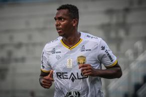 Jô, ex-Corinthians, é preso no aeroporto de Guarulhos por dívida de pensão alimentícia