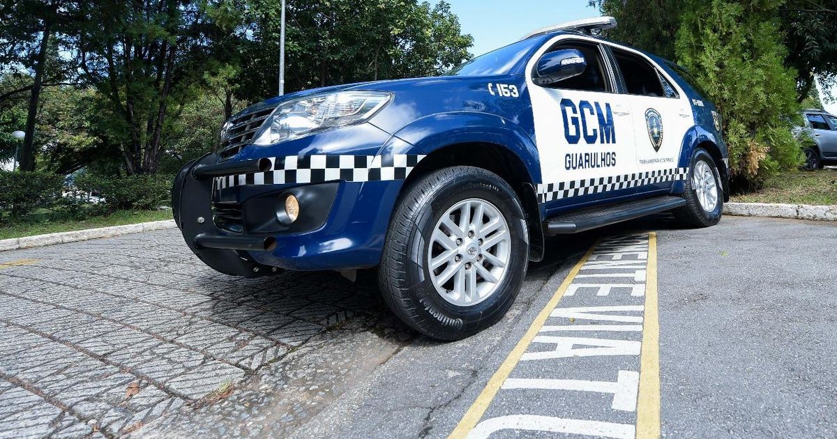 GCM prende homem por furto em farmácia e adolescentes com armas falsas na região da Vila Galvão