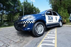 GCM prende homem por furto em farmácia e adolescentes com armas falsas na região da Vila Galvão