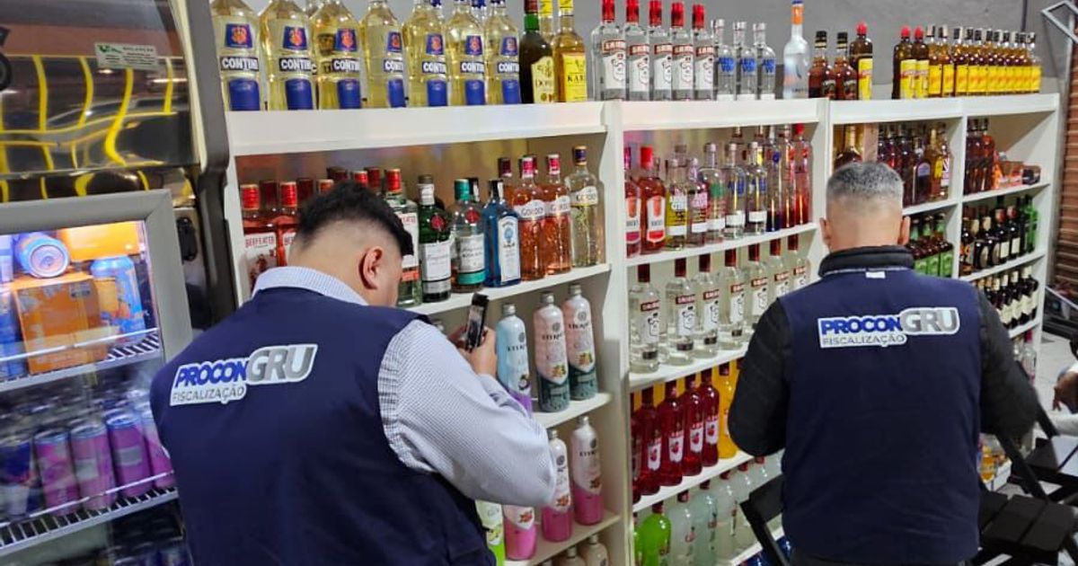 Procon, GCM e Prefeitura realizam operação noturna em adegas e apuram venda irregular de álcool a menores