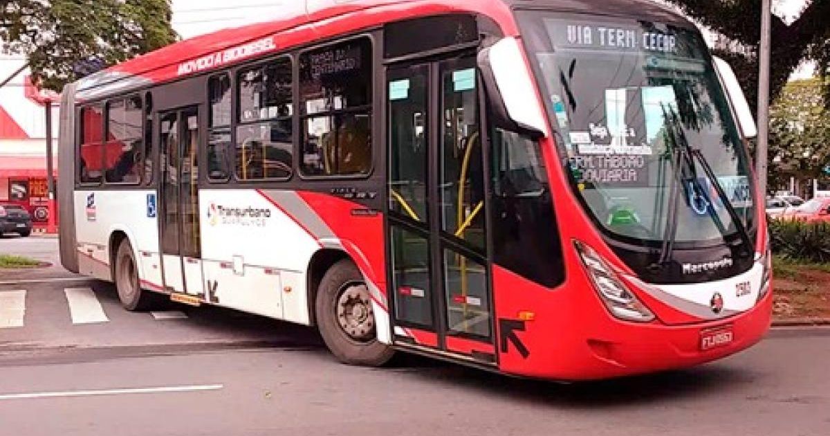 Prefeitura atrasa repasse para empresas de ônibus e funcionários podem cruzar os braços