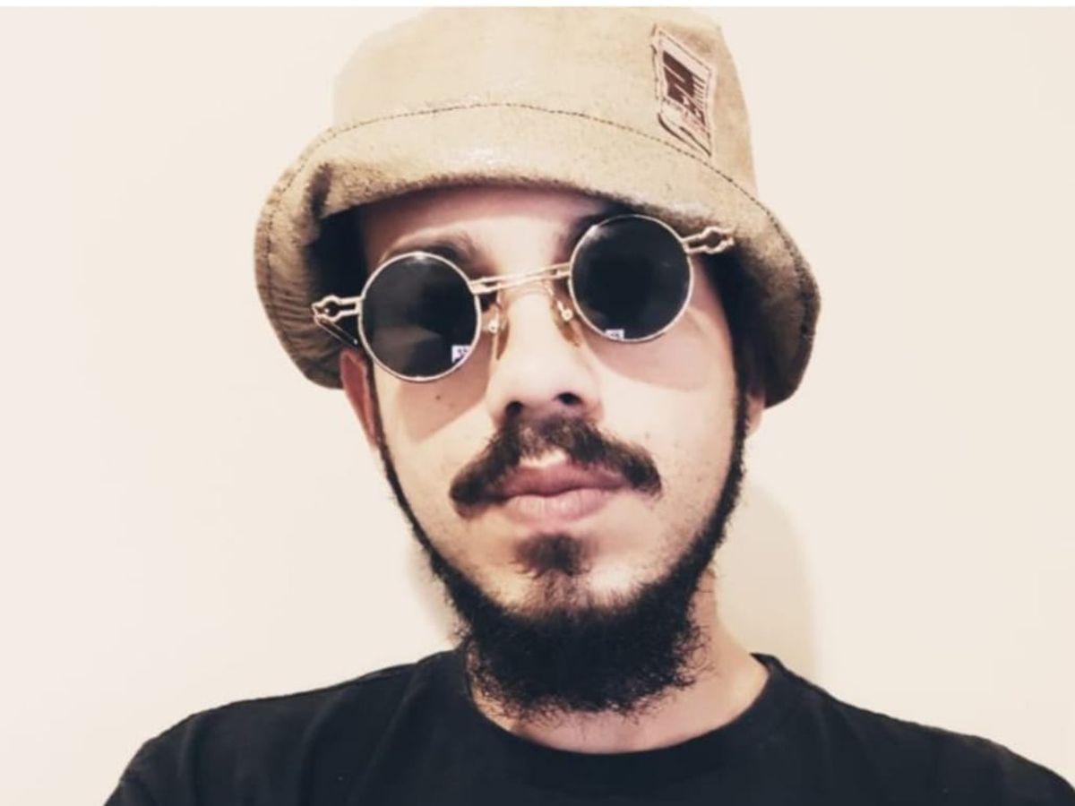 Rapper Jhank Mencrofone