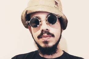 Jhank Mencrofone e o Vespeiro de uma Vespa