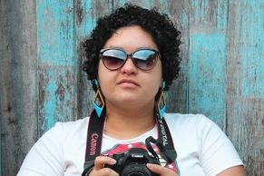 Nesta edição da série "Revelando Artistas" tivemos a oportunidade de falar com Janaina Reis, atriz, fotógrafa, palhaça, diretora de cinema e uma grande artista da cidade de Guarulhos.