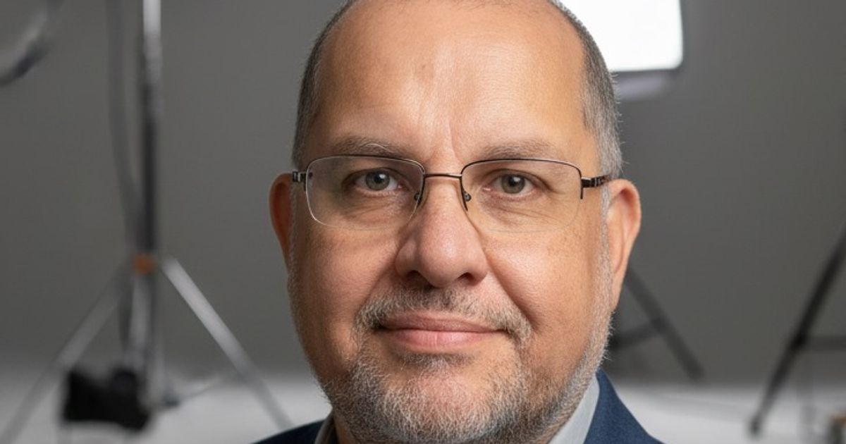 Conheça a história e a carreira de Marcelo Guanaes