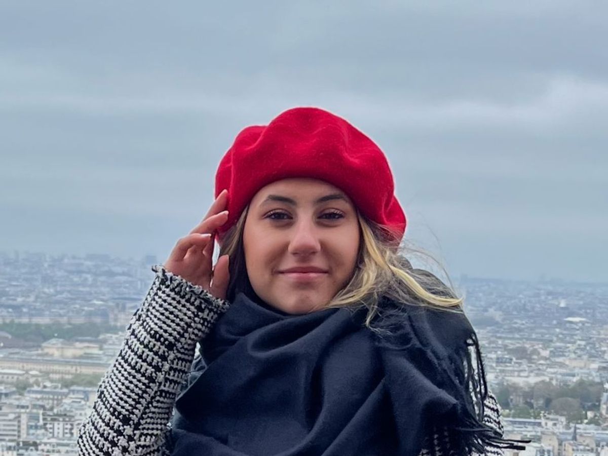 Jovem guarulhense vence prêmio literário na Espanha com conto sobre adoção e empatia