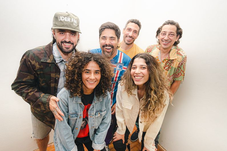 João Perreka e Os Alambiques celebram 10 anos com show especial no Sesc Guarulhos