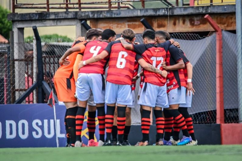 Presidente do Flamengo (SP) destaca participação popular nos jogos da Copinha na cidade