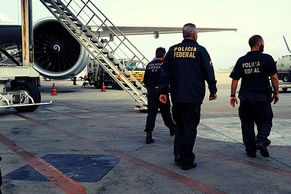 Em operação, Polícia Federal apreende documentos falsos e drogas no Aeroporto Internacional