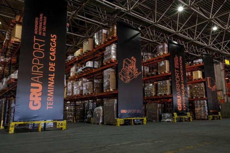 Funcionário do terminal de cargas do aeroporto é preso por suspeita de furtos no total de R$ 3 milhões
