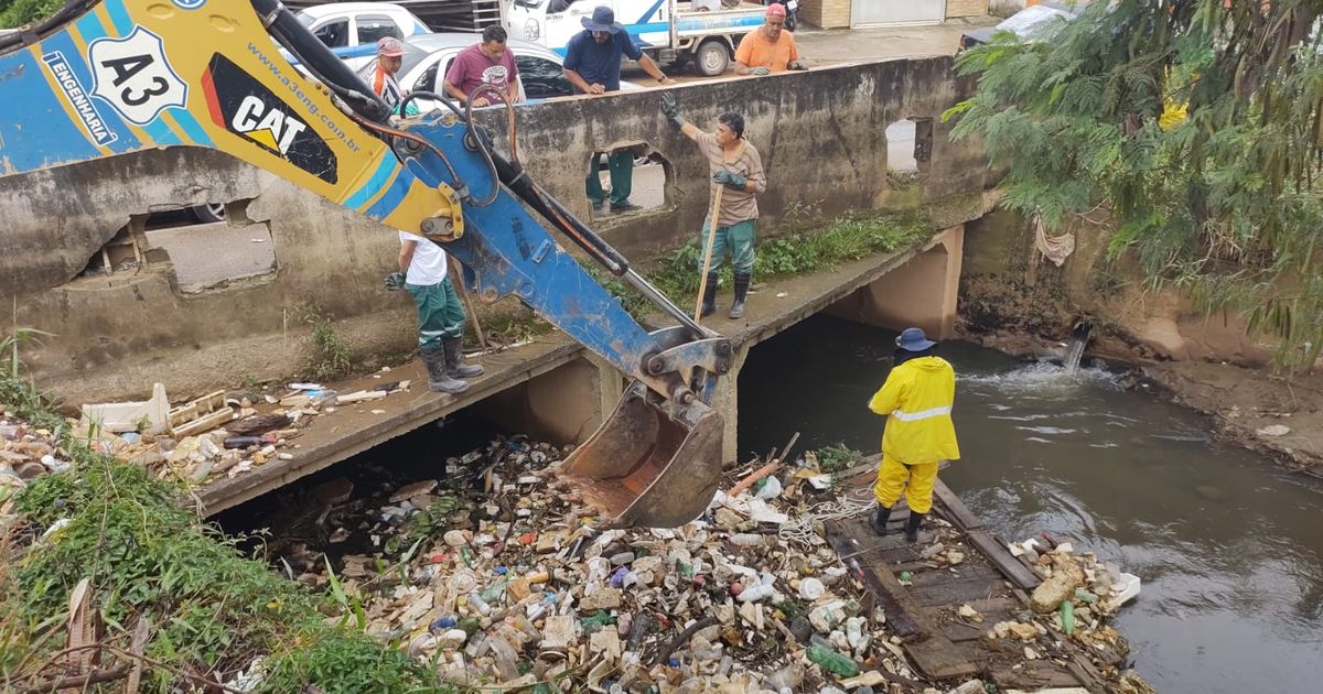 Prefeito promete criar mecanismos para coibir descarte irregular em área de proteção ambiental