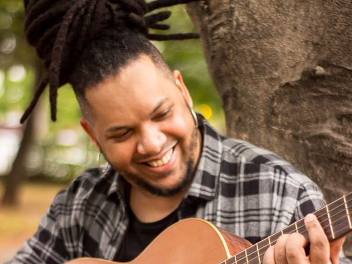 Maroo, voz e violão