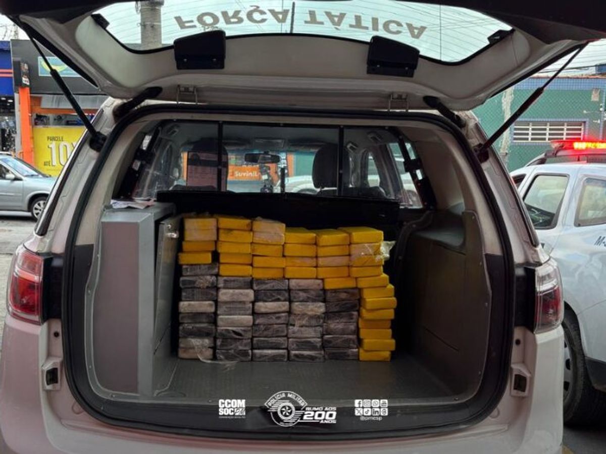 Ação teve início após denúncia anônima e resultou na localização de uma “casa bomba” utilizada para armazenamento de drogas