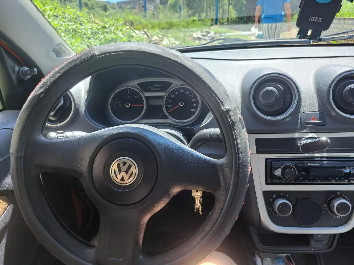 VW - VolksWagen Gol City 1.0 Mi 8V 4p - Foto 8