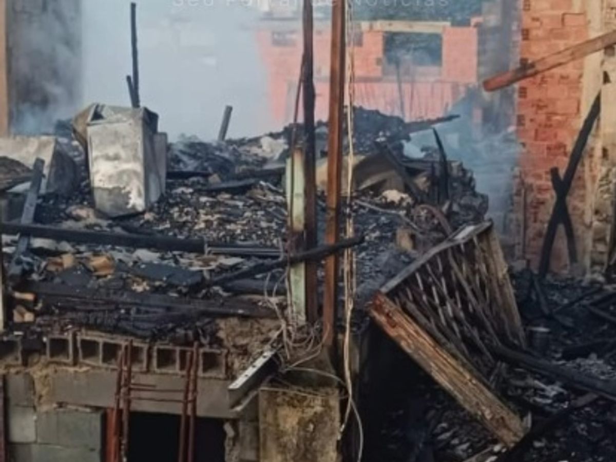 Incêndio em comunidade na Vila Barros deixa um morto e 20 pessoas desabrigadas em Guarulhos
