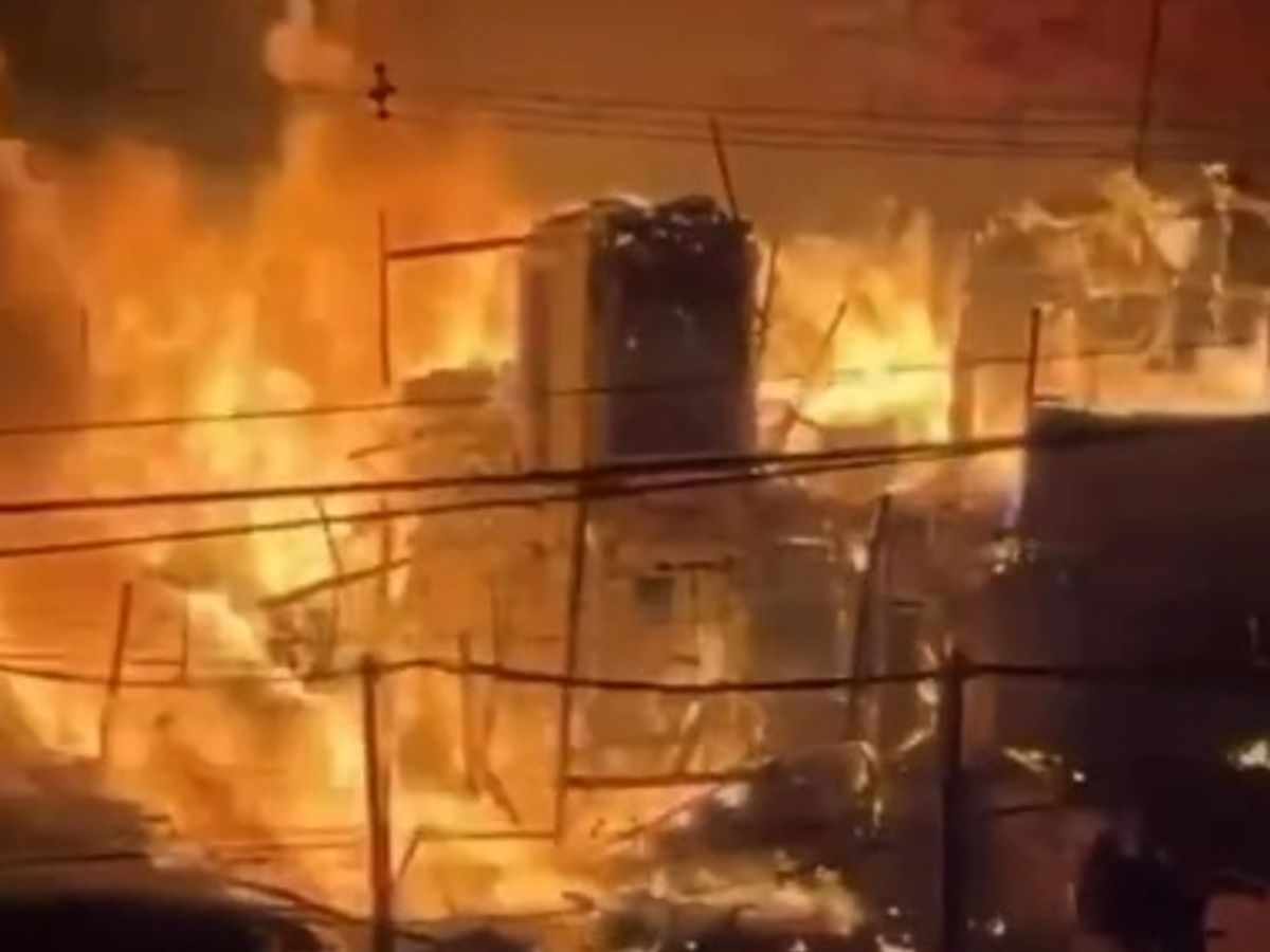 Incêndio em comunidade na Vila Barros deixa um morto e 20 pessoas desabrigadas em Guarulhos