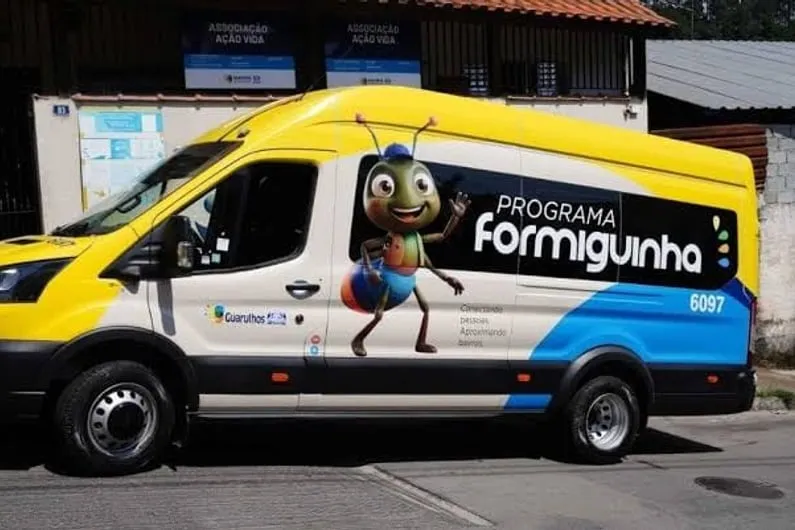 Guarulhos lança vans para bairros onde ônibus não chegam